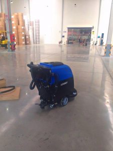 Máy chà sàn liên hợp CLEPRO Model: C50B (Dùng ắc quy) – Điện áp: 24V.DC – Công suất động cơ hút nước: 24V/450W – Động cơ bàn chải chà: 24V/550W – Tốc độ vòng quay: 230 rpm/min – Áp lực bàn chà: 35kg