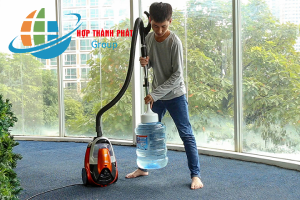dịch vụ thuê máy hút bụi công nghiệp và máy chà sàn công nghiệp của chúng tôi chính là giải pháp hoàn hảo. Hợp Thành Phát Group chất lượng hàng đầu luôn sẵn sàng cung cấp các dòng máy đời mới, vận hành ổn định kèm đội ngũ kỹ thuật hỗ trợ 24/7.